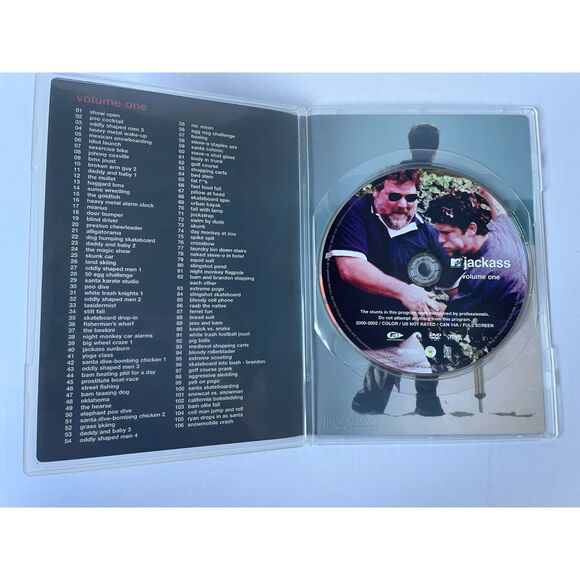 MTV's JACKASS the box set, three DVD's with Bonus Disc, and Photo Booklet - Picture 7 of 17